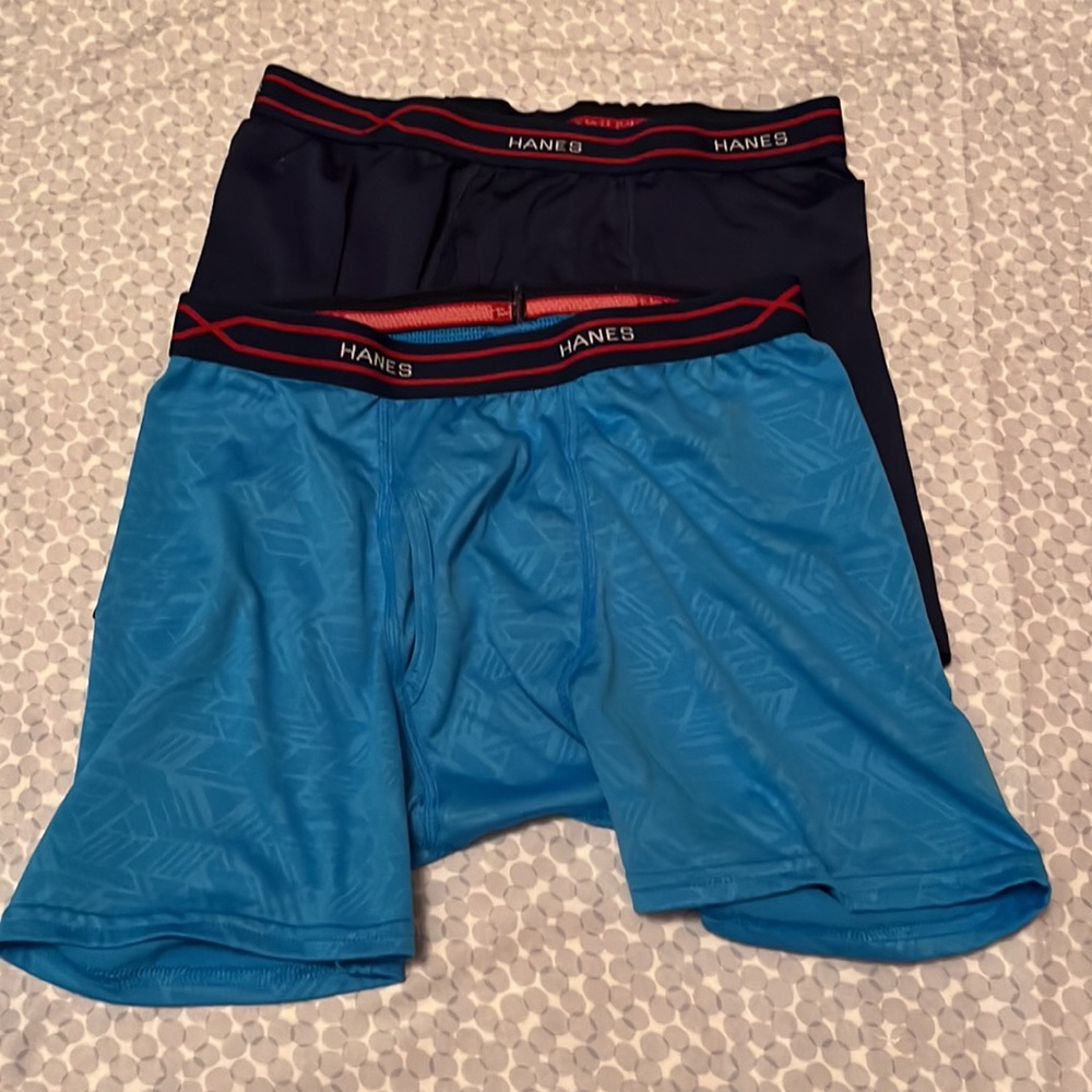 Hanes Briefs - Picture 2 of 4